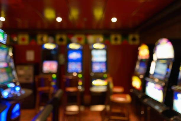 apeltoto platform interface showing sportsbook, live dealer, and slots sections